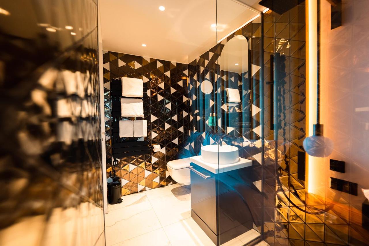 Superior East Wing Rooms By Five زيورخ المظهر الخارجي الصورة